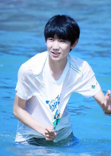 TFBOYS观察日记 海报 高清在线观看